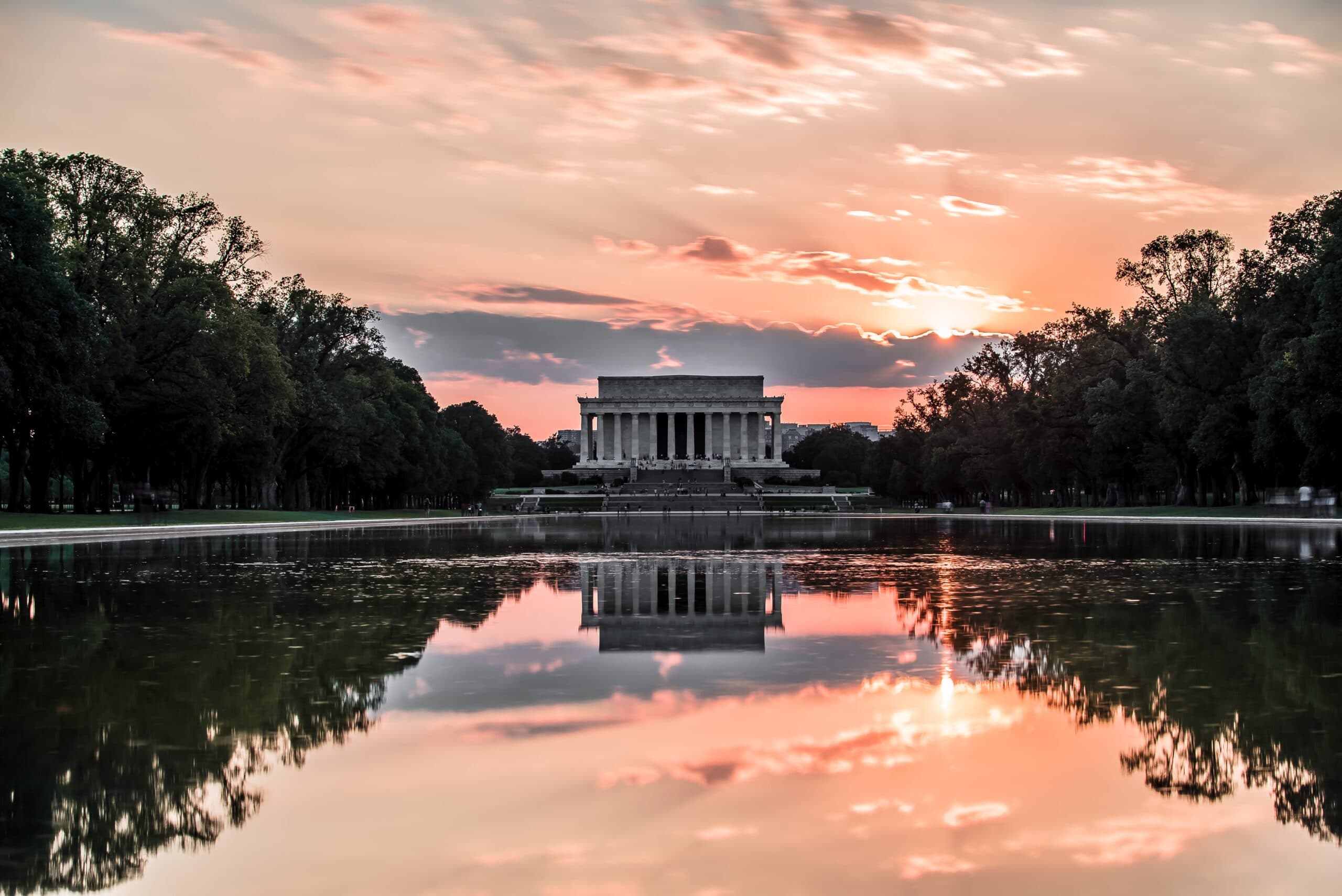A student group at the Lincoln Memorial in Washington, D.C.